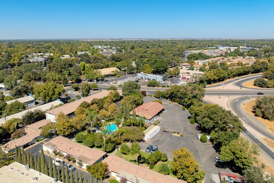 1121 Richards Blvd, Davis, CA à louer - Aérien – Image 3 sur 3