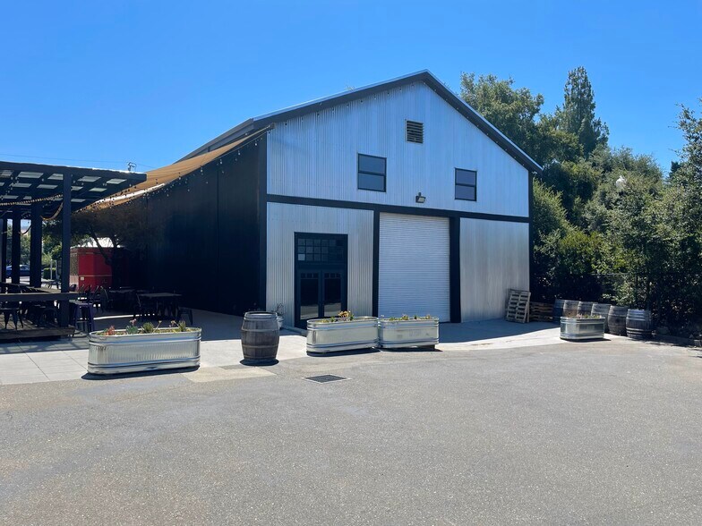 53-61 Front St, Healdsburg, CA à louer - Photo de l’immeuble – Image 3 sur 11