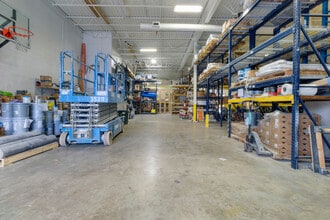 8035 Craig St, Indianapolis, IN à louer Photo intérieure– Image 2 sur 8