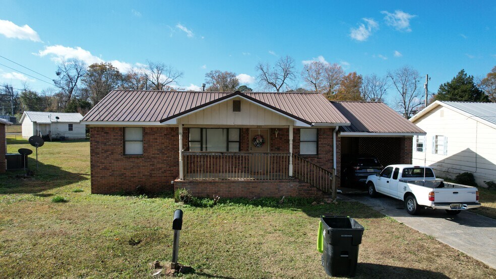205 Noble St, Sylacauga, AL à vendre - Photo principale – Image 1 sur 1