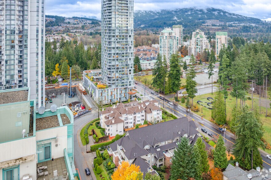 1175 Heffley Cres, Coquitlam, BC à vendre - Aérien – Image 3 sur 3