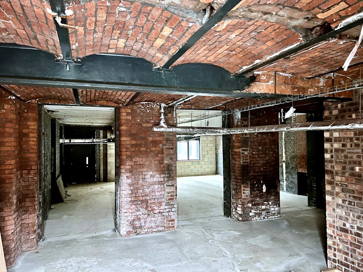 Water St, Stockport, GTM SK1 2BX - Lot 4 - - Photo intérieure - Image 1 of 5