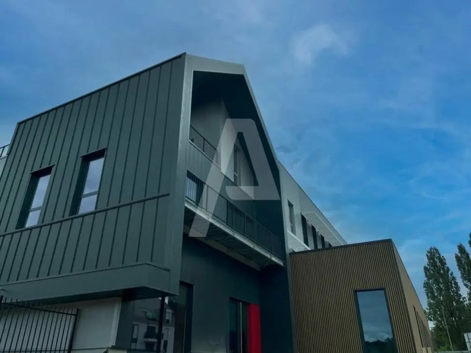 Bureau dans Plaisir à louer Photo de l’immeuble– Image 1 sur 8