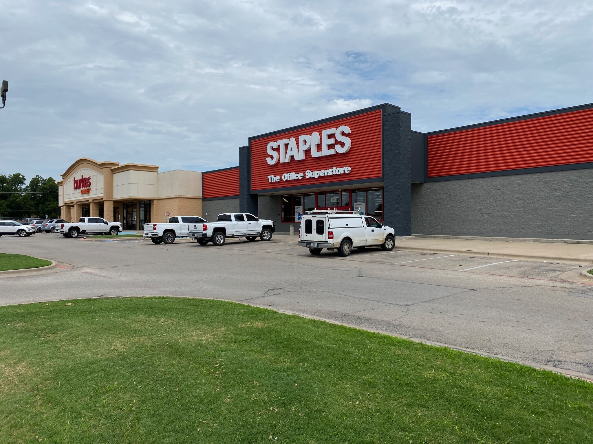 210 Wolfe Nursery Rd, Stephenville, TX à louer Photo de l’immeuble– Image 1 sur 8