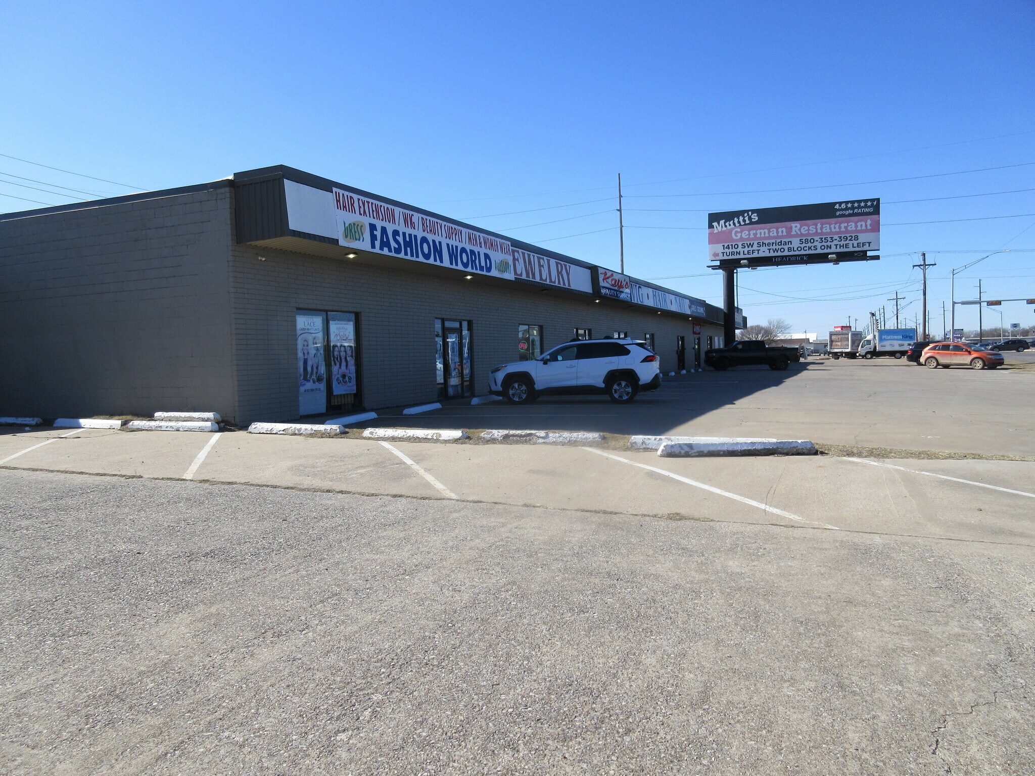 2126 SW Lee Blvd, Lawton, OK à vendre Photo principale– Image 1 sur 6
