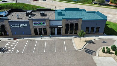 11995 Business Park Blvd N, Champlin, MN à louer Photo intérieure– Image 2 sur 10