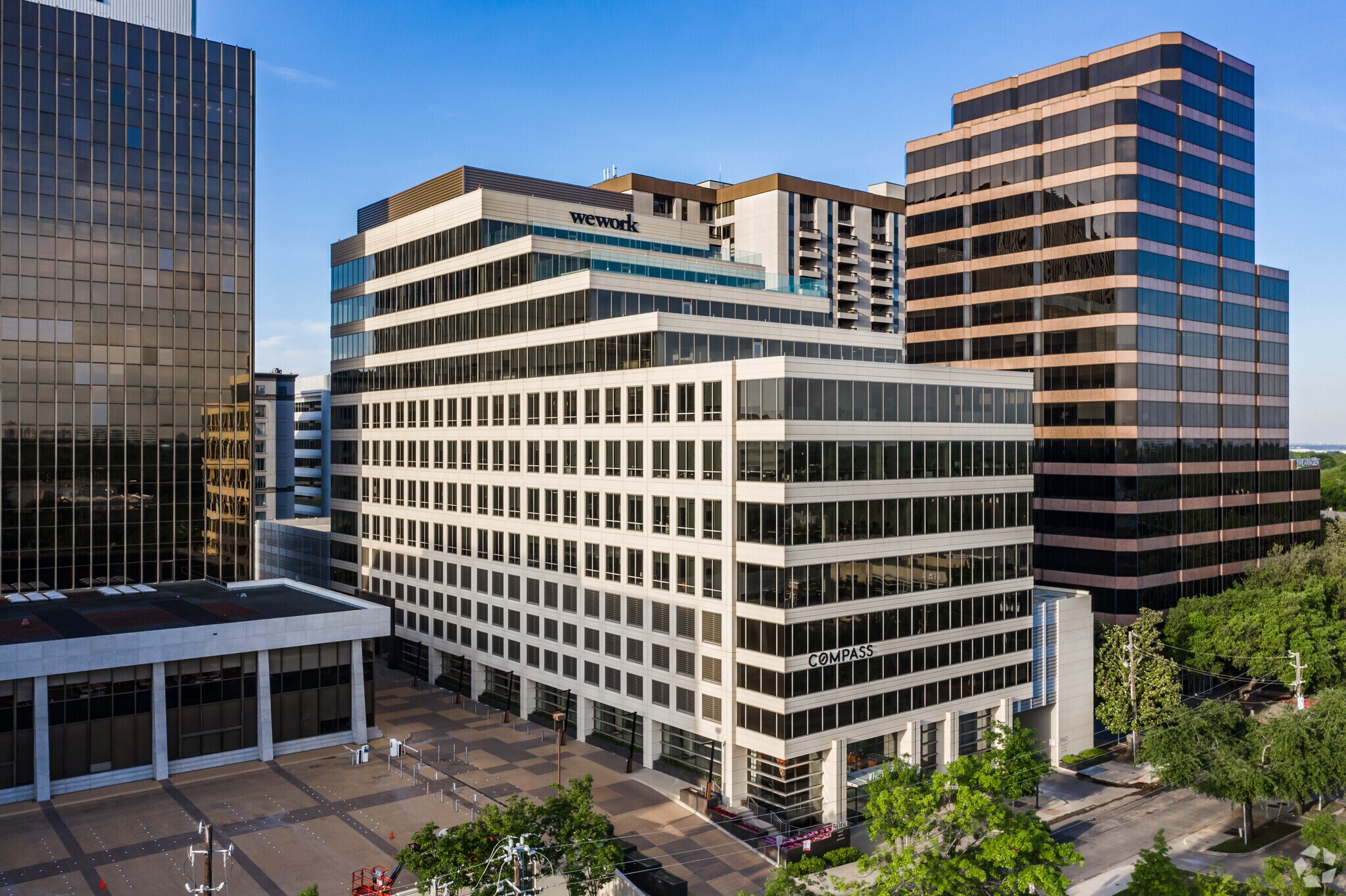 5960 Berkshire Ln, Dallas, TX à louer Photo principale– Image 1 sur 10