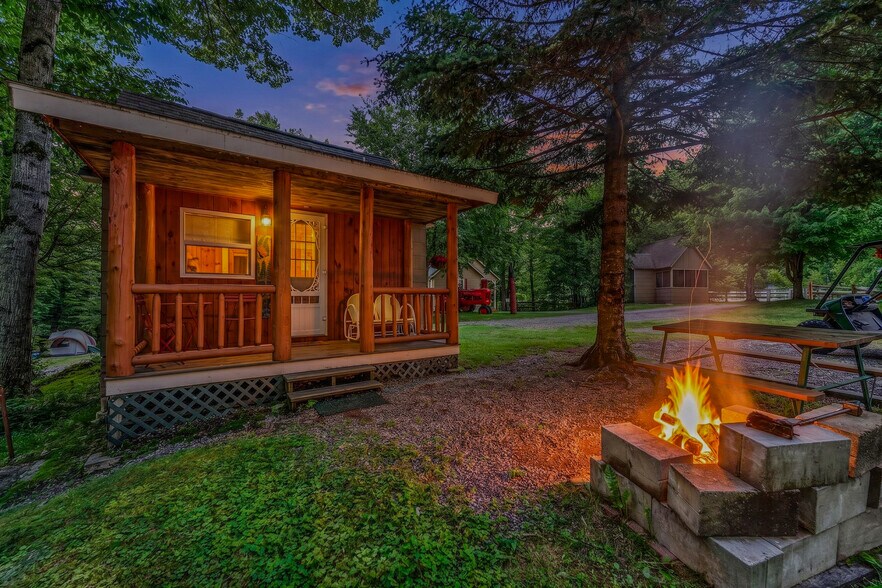 218 US Route 3, Lincoln, NH à vendre - Photo de l’immeuble – Image 2 sur 53