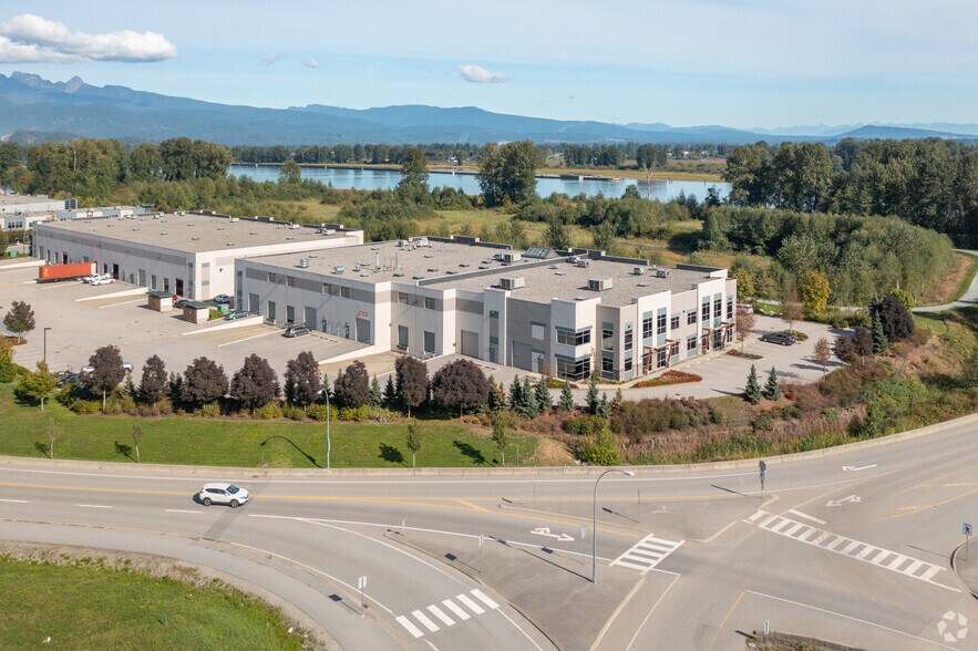 550 Sherling Pl, Port Coquitlam, BC à vendre - Photo de l’immeuble – Image 2 sur 5
