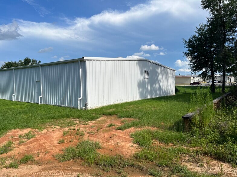 404 S Shelfer St, Quincy, FL à louer - Photo de l’immeuble – Image 2 sur 25