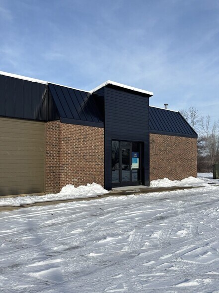 1861 S Scott Rd, Saint Johns, MI à louer - Photo de l’immeuble – Image 2 sur 6