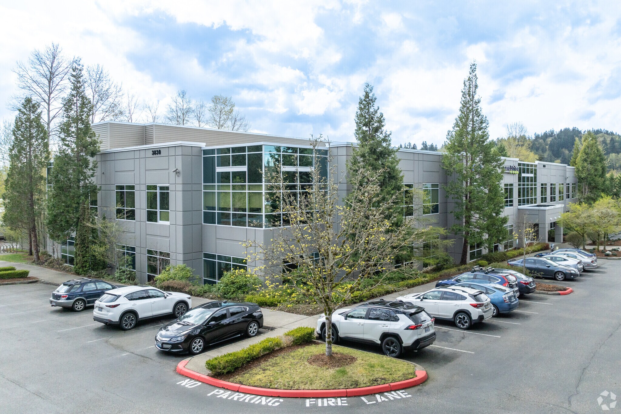 3830 Monte Villa Pky, Bothell, WA à louer Photo principale– Image 1 sur 10