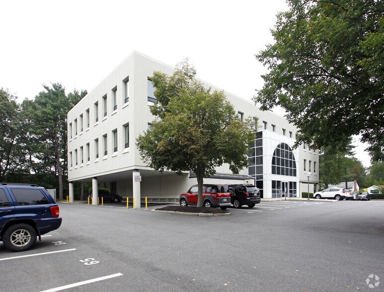 10 Burr St, Framingham, MA à louer - Photo principale – Image 1 sur 4