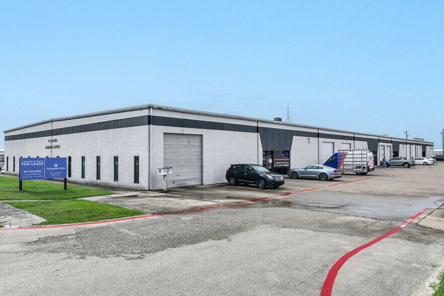 1110 W Harris Rd, Arlington, TX à louer - Photo de l’immeuble – Image 3 sur 21