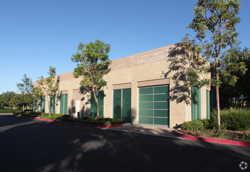 8971 Research Dr, Irvine, CA à vendre - Photo de l’immeuble – Image 2 sur 3
