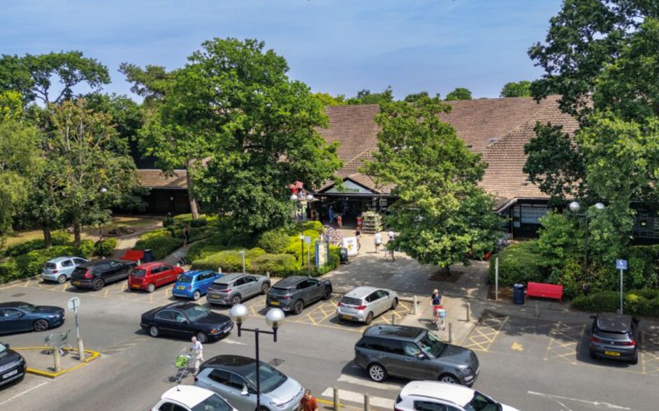 Denton Way, Woking à vendre - Photo de l’immeuble – Image 2 sur 3