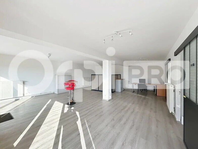 Local commercial dans Bresles à vendre - Photo de l’immeuble – Image 1 sur 6
