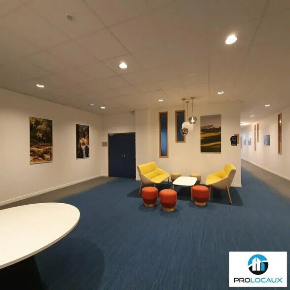 Bureau dans Eybens à louer - Photo de l’immeuble – Image 1 sur 12