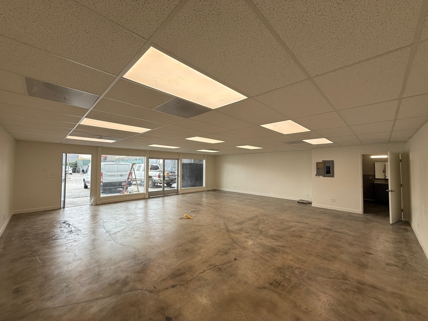 753-759 S Fetterly Ave, Los Angeles, CA à louer Photo intérieure– Image 1 sur 2