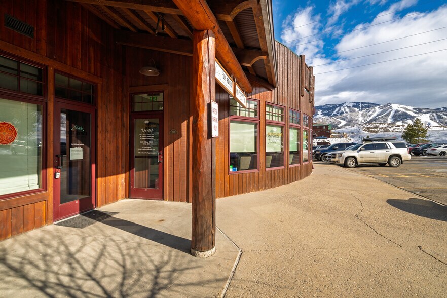 1169 Hilltop Pky, Steamboat Springs, CO à louer - Photo de l’immeuble – Image 2 sur 17