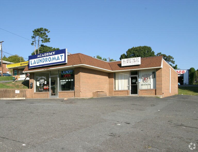 1239 Academy St, Winston-Salem, NC à vendre - Photo de l’immeuble – Image 3 sur 3