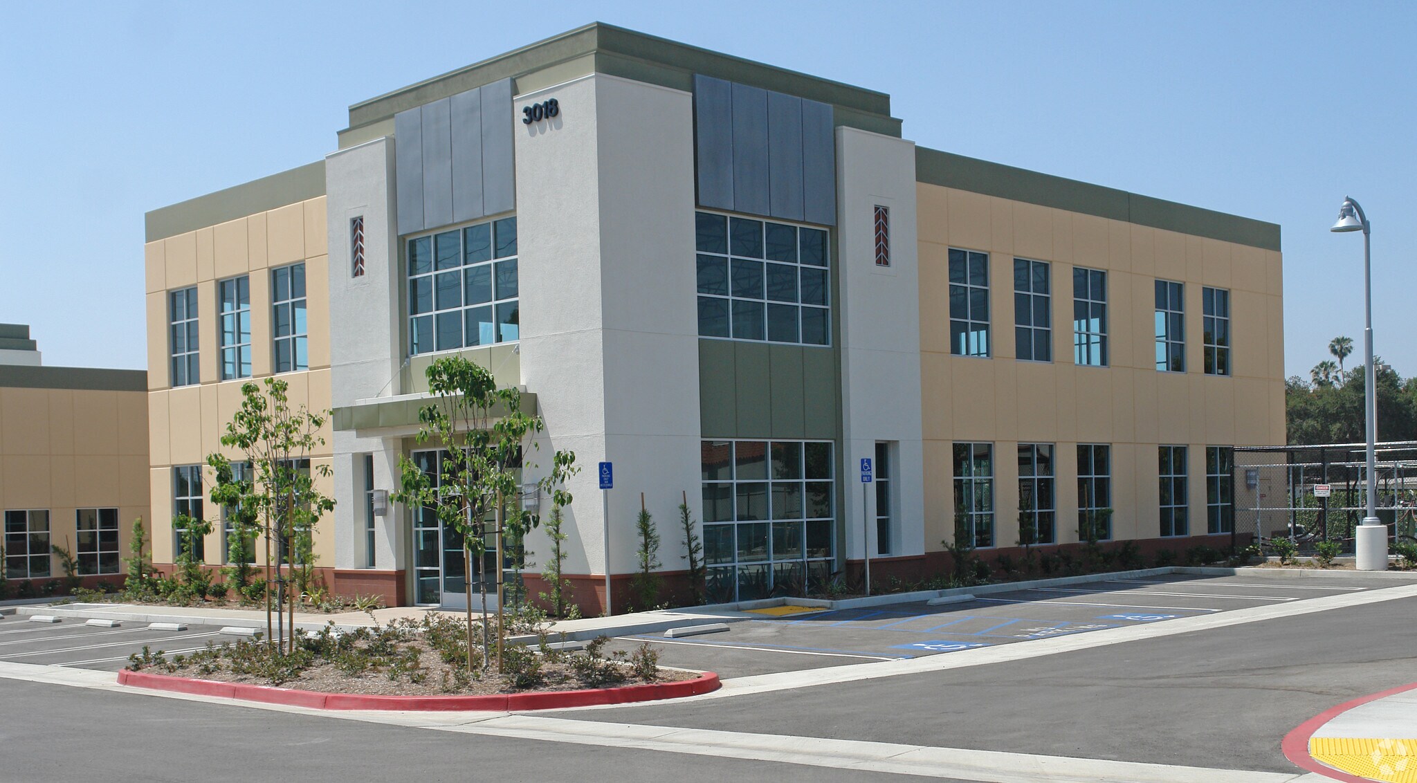 3018 E Colorado Blvd, Pasadena, CA à louer Photo principale– Image 1 sur 4