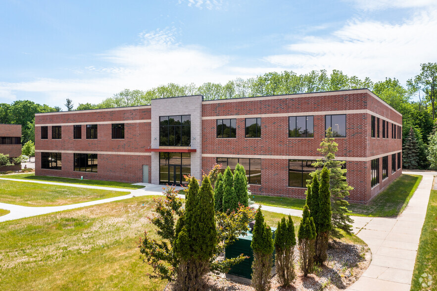 2843 Eyde Pky, East Lansing, MI à louer - Photo de l’immeuble – Image 3 sur 4