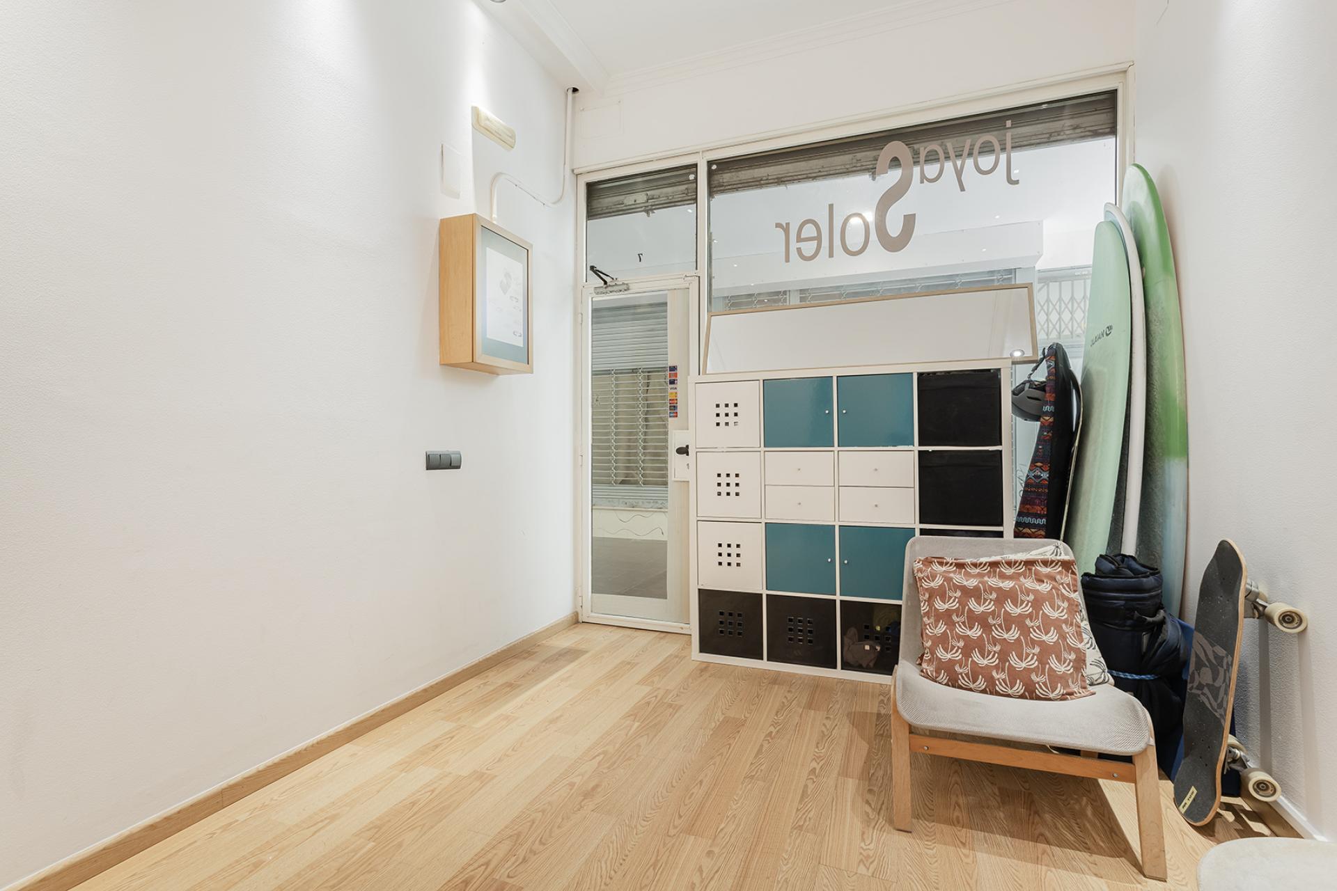 Immeuble residentiel dans Barcelone, Barcelona à vendre Photo intérieure– Image 1 sur 3