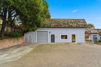 9550 Main St, Penngrove, CA à louer Photo intérieure– Image 1 sur 21