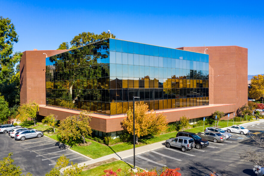 2333 San Ramon Valley Blvd, San Ramon, CA à louer - Photo de l’immeuble – Image 2 sur 6