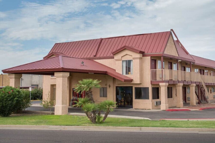 1624 N Black Canyon Hwy, Phoenix, AZ à vendre - Photo de l’immeuble – Image 1 sur 11