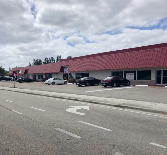 3700-3758 SE Dixie Hwy, Stuart, FL à louer - Photo principale – Image 1 sur 35