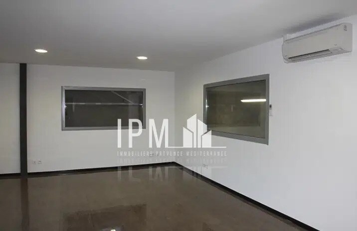 Local d’activités dans La Penne-sur-Huveaune à louer - Photo intérieure – Image 3 sur 5