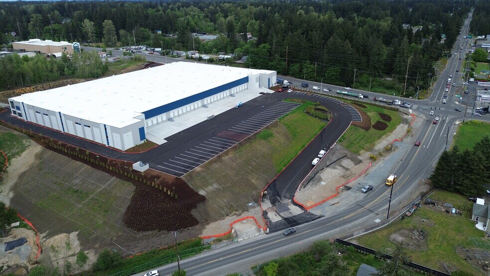 15720 Canyon Rd E, Puyallup, WA à louer - Photo de l’immeuble – Image 1 sur 2