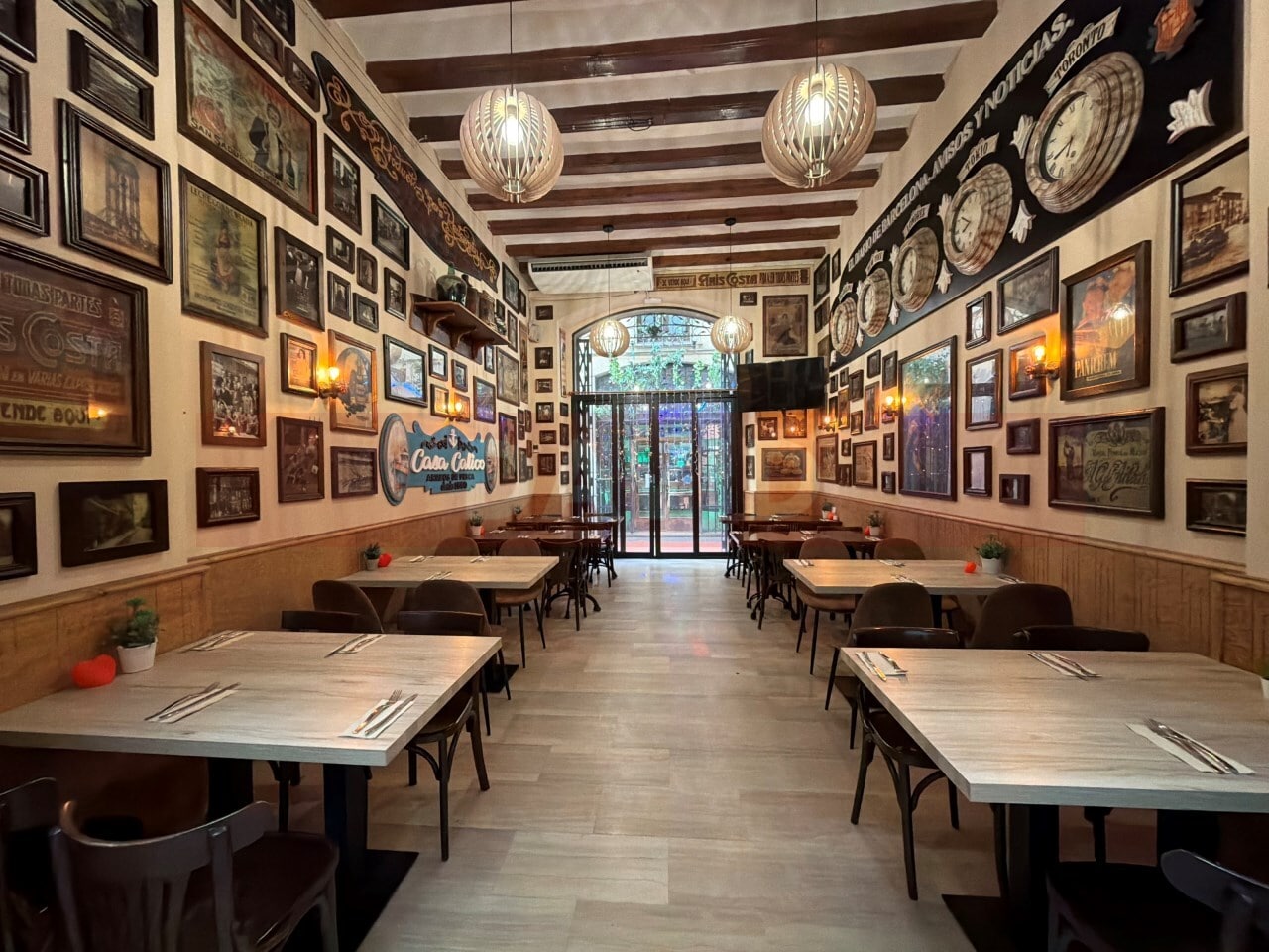 Local commercial dans Barcelone, Barcelona à louer Photo intérieure– Image 1 sur 11