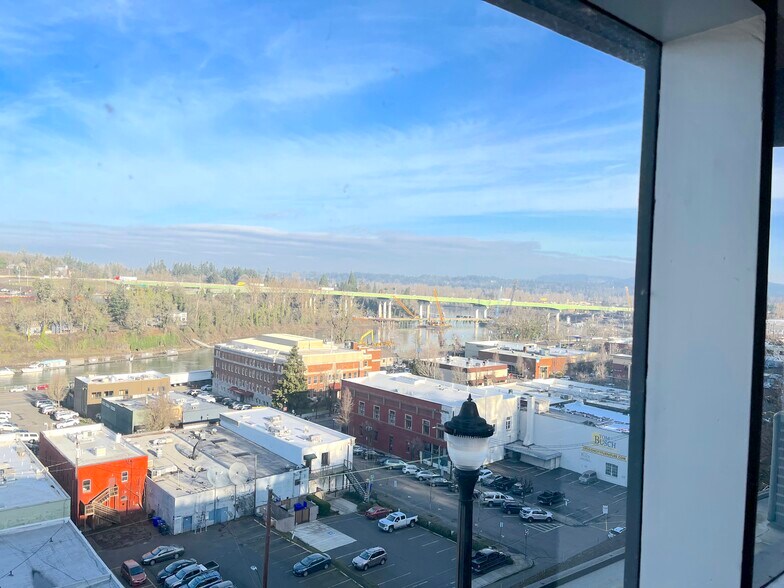 617 High St, Oregon City, OR à louer - Photo de l’immeuble – Image 3 sur 4