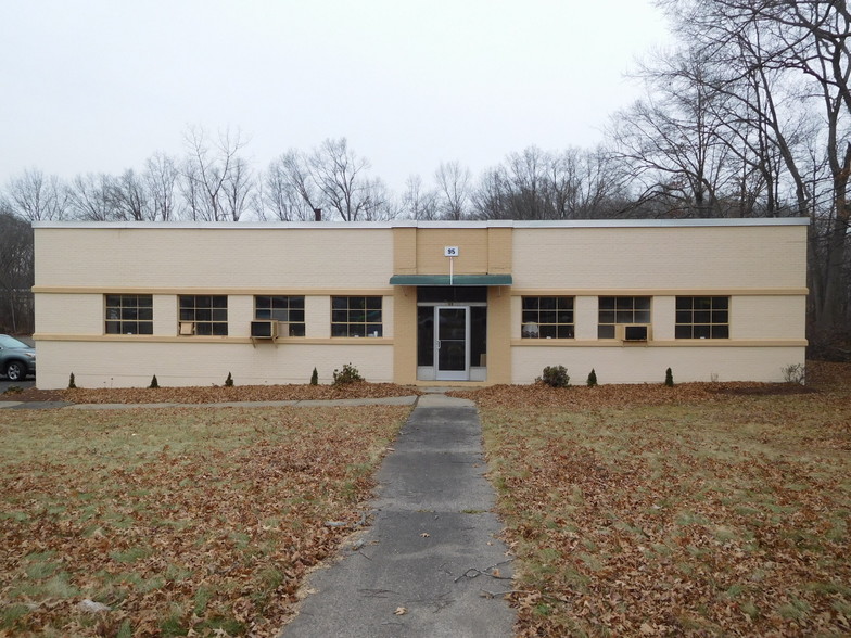 95 Granby St, Bloomfield, CT à vendre - Photo de l’immeuble – Image 2 sur 19