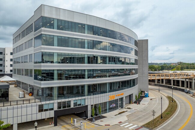Plus de détails pour 200 W 3rd St, Newport, KY - Différents types d’espaces à louer