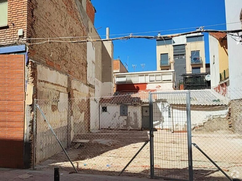 Calle de Tomás García, 9, Madrid, Madrid à vendre - Photo de l’immeuble – Image 2 sur 3