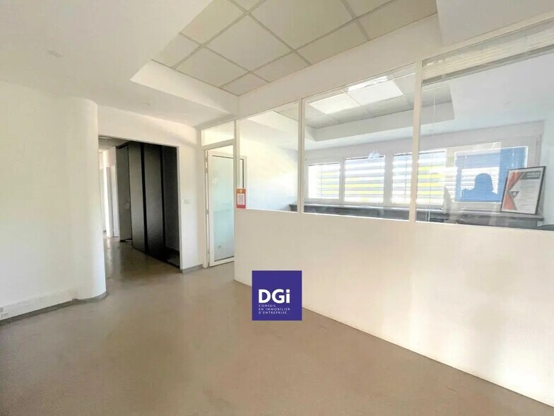 Bureau dans Nîmes à vendre - Photo intérieure – Image 3 sur 5