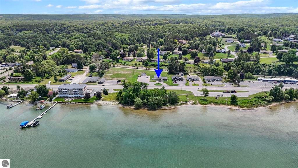 5168 US-31, Traverse City, MI à vendre Photo principale– Image 1 sur 25