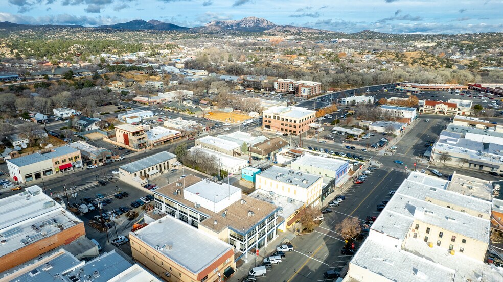 122 N Cortez St, Prescott, AZ à louer - Photo de l’immeuble – Image 1 sur 10