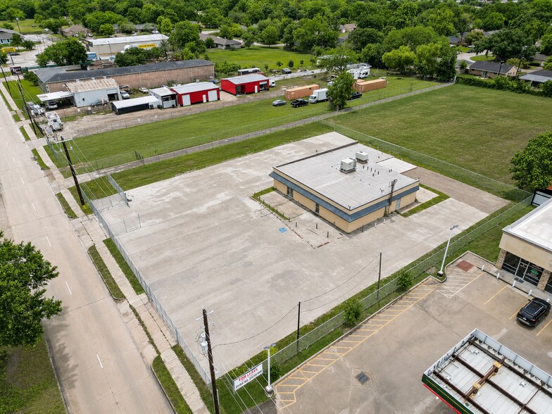 4620 W Fuqua St, Houston, TX à louer - Photo de l’immeuble – Image 1 sur 5