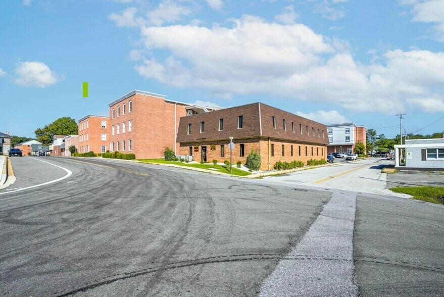 41670 Courthouse Dr, Leonardtown, MD à vendre - Photo de l’immeuble – Image 3 sur 28