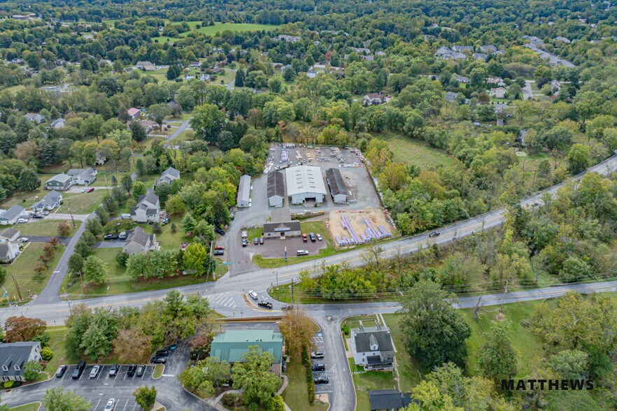 629 Pike Springs Rd, Phoenixville, PA à vendre - Photo de l’immeuble – Image 2 sur 3