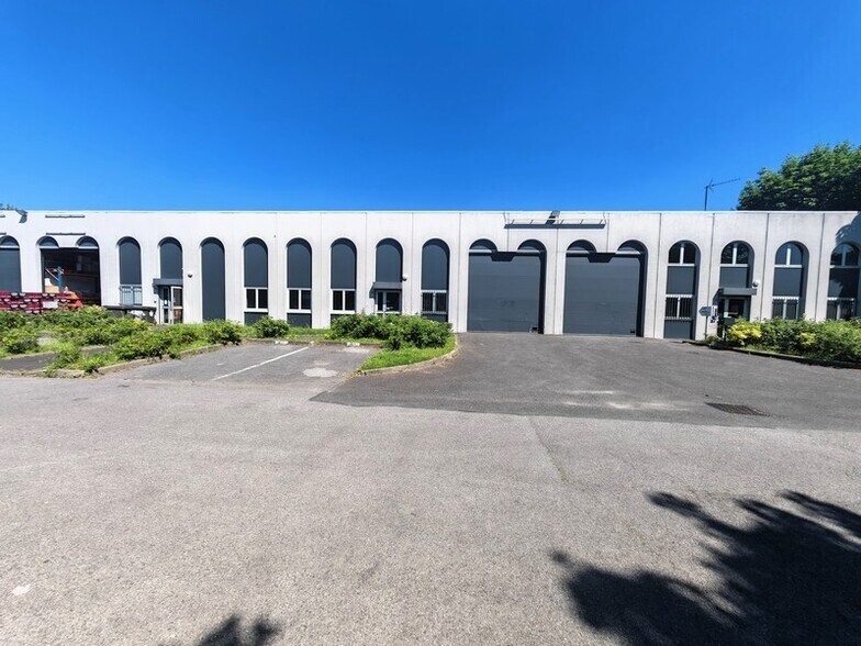 Industriel/Logistique dans Noisy-le-Grand à louer - Photo de l’immeuble – Image 2 sur 6
