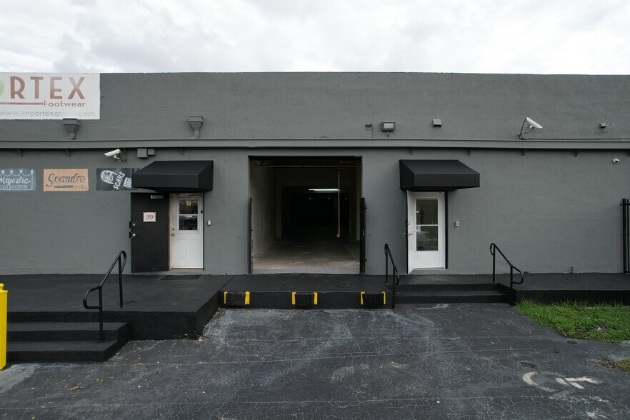 829-833 NW 21st St, Miami, FL à louer - Photo de l’immeuble – Image 1 sur 6