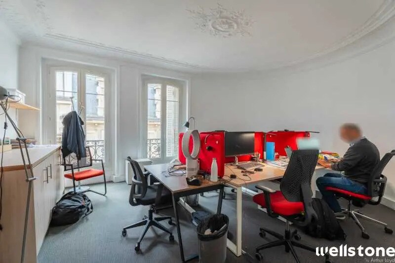 54 Rue De Ponthieu, Paris à louer - Photo de l’immeuble – Image 3 sur 12