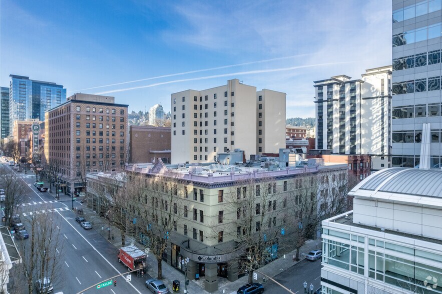 700 SW Taylor St, Portland, OR à louer - Photo de l’immeuble – Image 3 sur 4