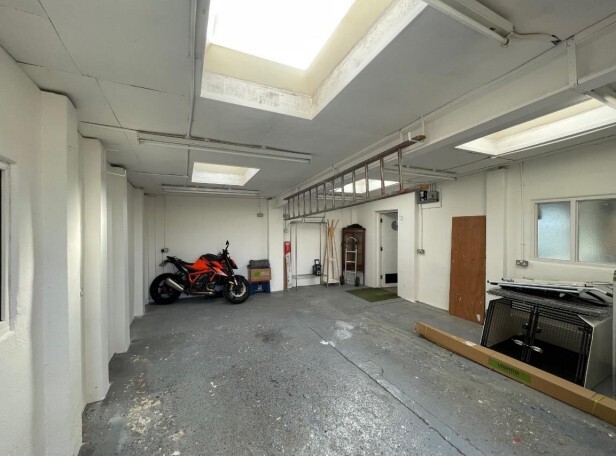 20B Warren Rd, Brighton à vendre - Photo intérieure – Image 2 sur 4